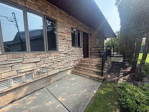 73 Aspinwall St #2 Photo 1 73 Aspinwall St #2 Photo 1