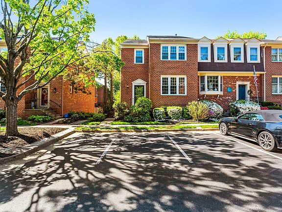 4th image of 10145 Oakwood Chase Ct