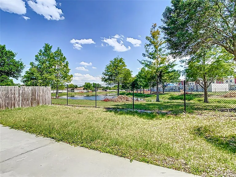 10155 Laxton St — Photo 33