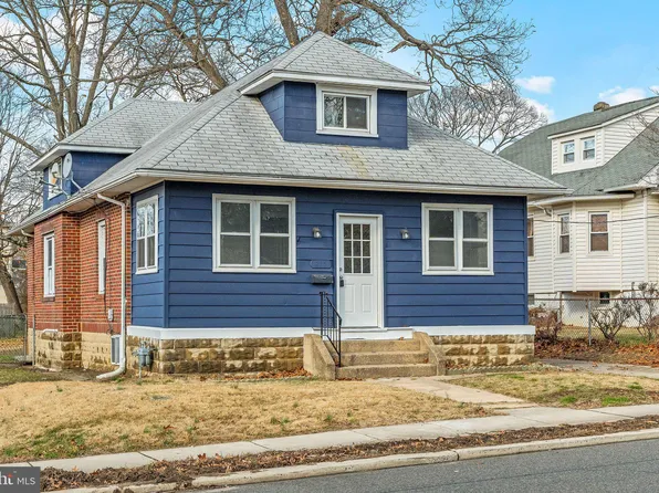 215 E Clements Bridge Rd, Runnemede, NJ 08078