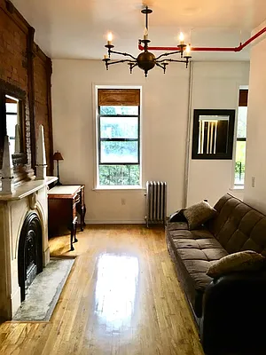 Rented by R New York | media 37