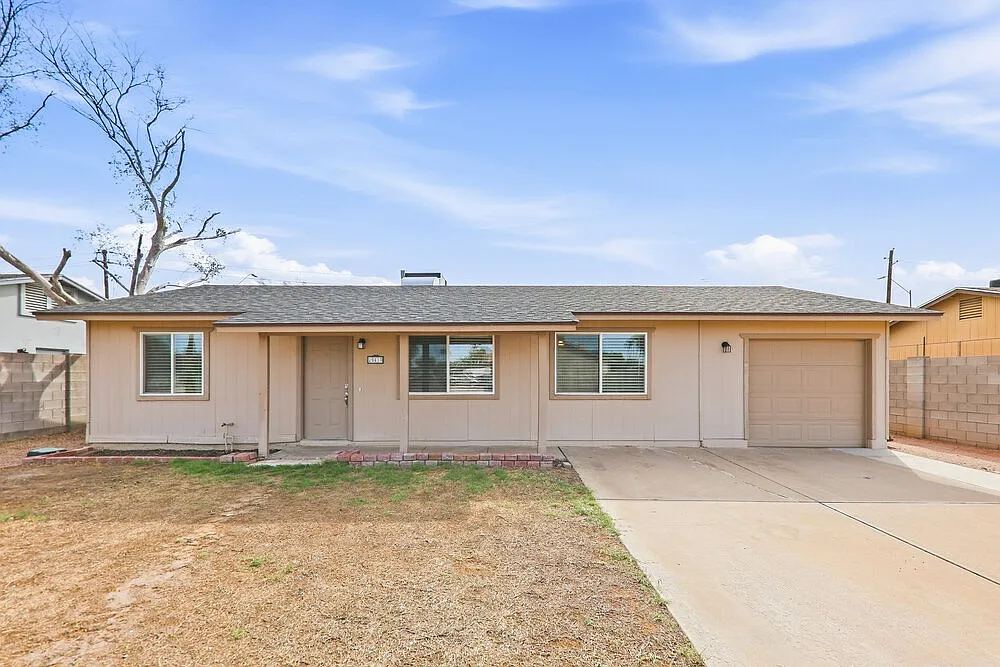 3 bed, 2.0 bath, 1576 sqft, $2,665 — Photo 1