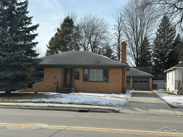 2219 Bay St, Saginaw, MI 48602