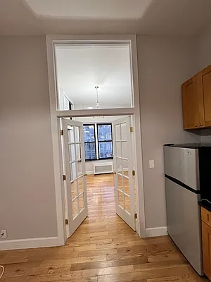 Rented by Manhattan Dwelling Corporation | media 19