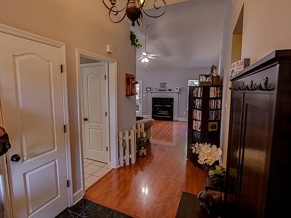 3rd image of 4793 Orchard Hill Dr