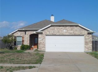 204 Long Prairie Dr, Forney, TX 75126