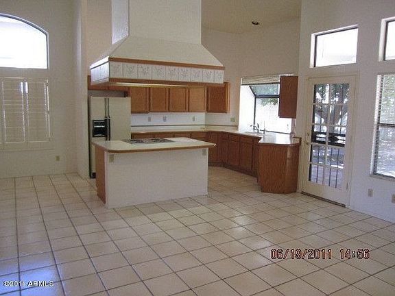 4th image of 5527 W Wethersfield Dr