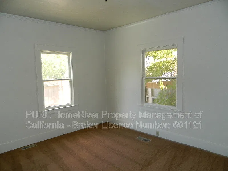3 bed, 1.0 bath, 1172 sqft, $2,300 — Photo 3
