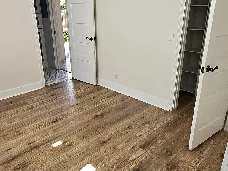 1315 E Broadway — Photo 16
