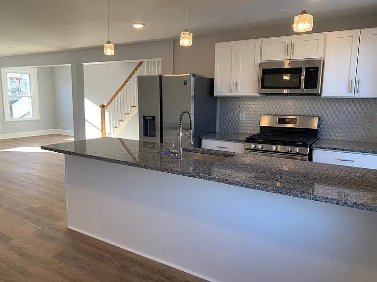 131 Lander St #2 — Photo 2