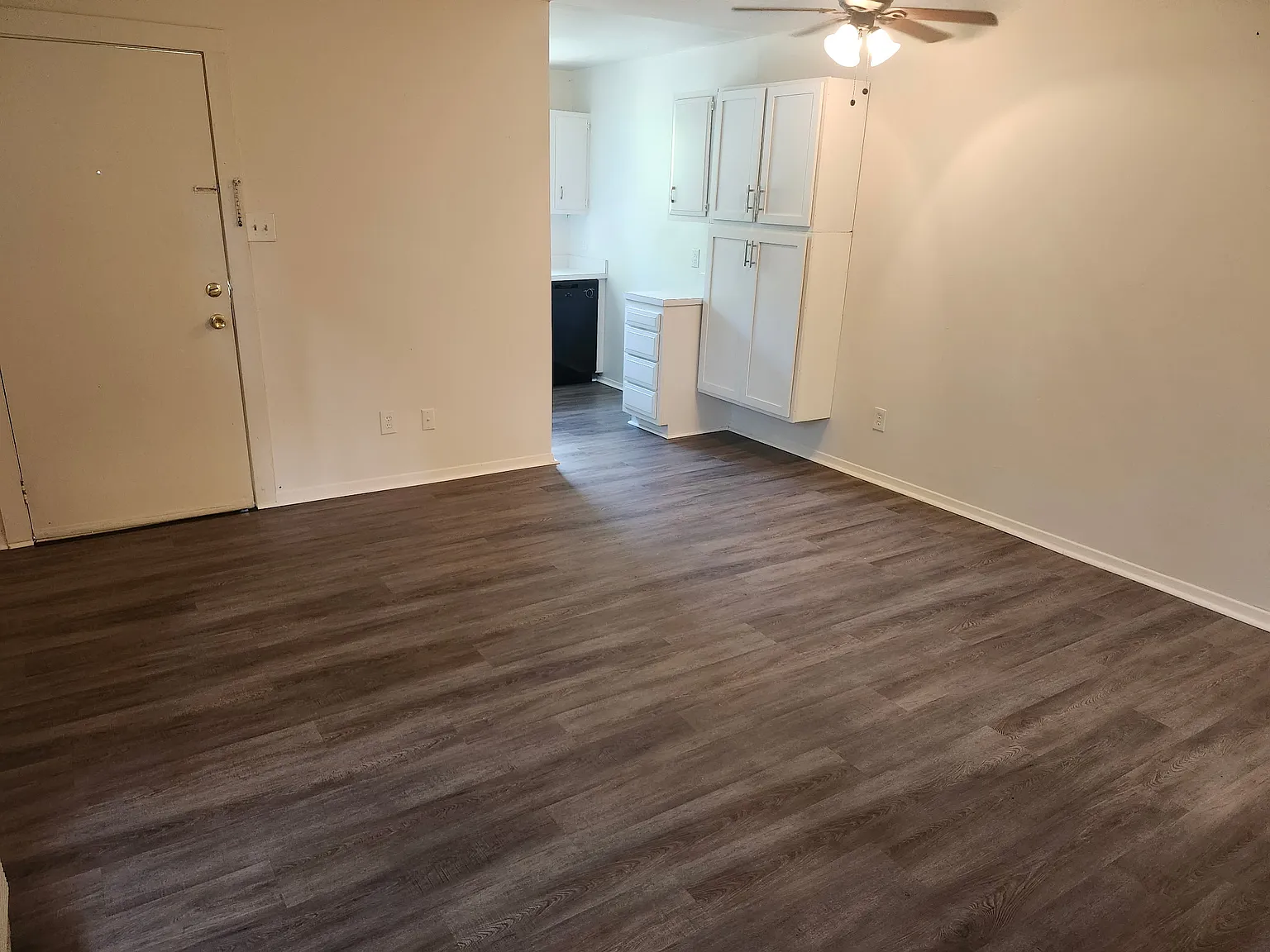1 bed, $1,095 — Photo 4