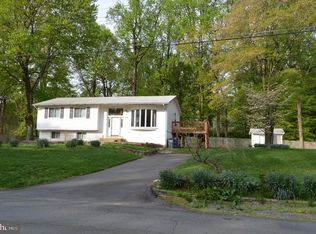 2516 Rambling Rd, Vienna, VA 22181