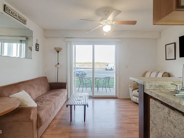 100 Ocean Ave #20A — Photo 4