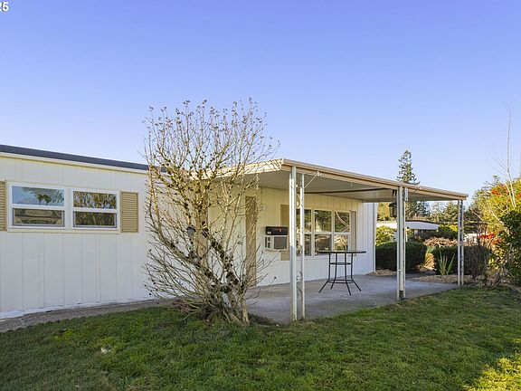 4th image of 11624 SW Royal Villa Dr