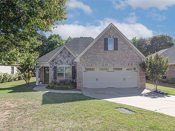 2nd image of 641 Deer Run Rd