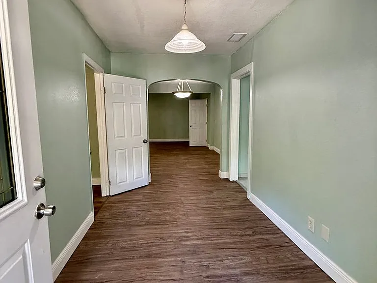 844 Saranac St — Photo 5