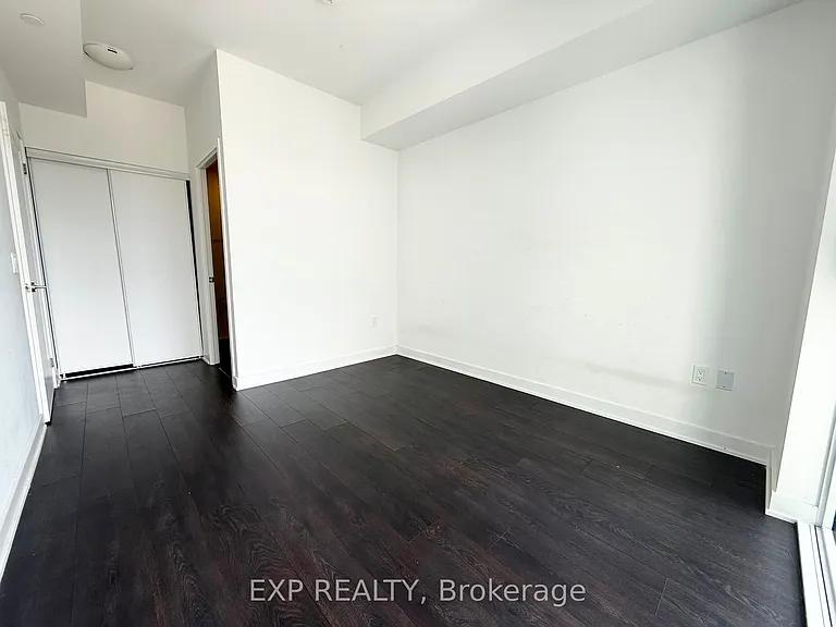 105 Oneida Cres #902 — Photo 12