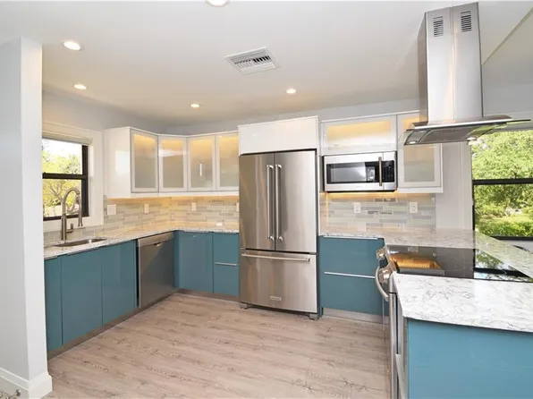 1100 9th St S, Naples, FL 34102