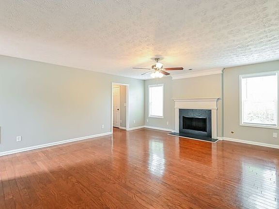 5th image of 1142 Pine Lake Dr