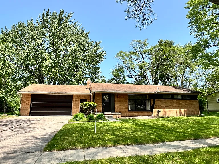 209 Wilson Dr — Photo 1