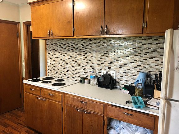 4th image of 75 Hensonshire Ct