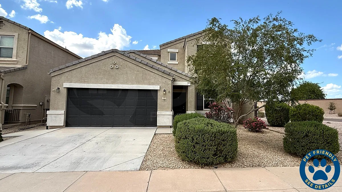 4 bed, 3.5 bath, 2695 sqft, $2,300 — Photo 1