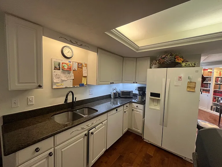 1 John Anderson Dr #4050 — Photo 7