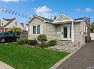 28 Kensington Ave, Merrick, NY 11566