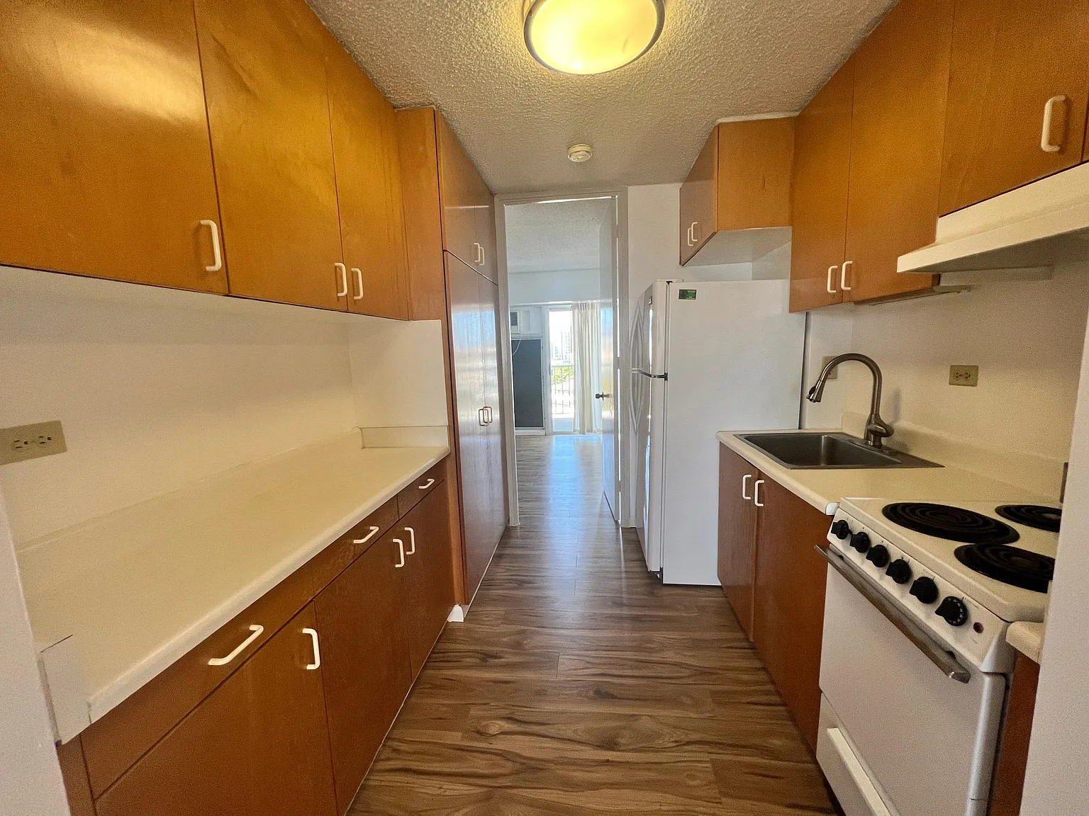 1516 Ward Ave — Photo 4
