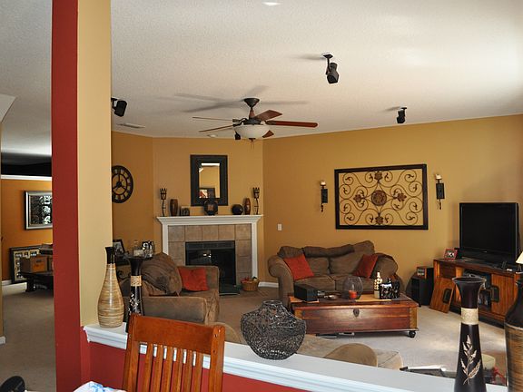 5th image of 2439 Golfview Dr