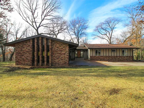 4025 Virginia Ave, Shoreview, MN 55126