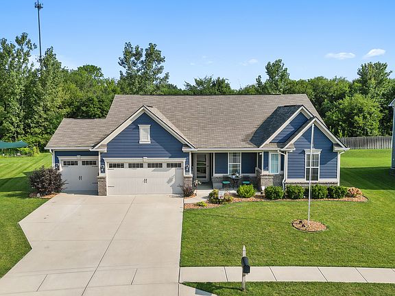 5th image of 7570 Rosemont Dr