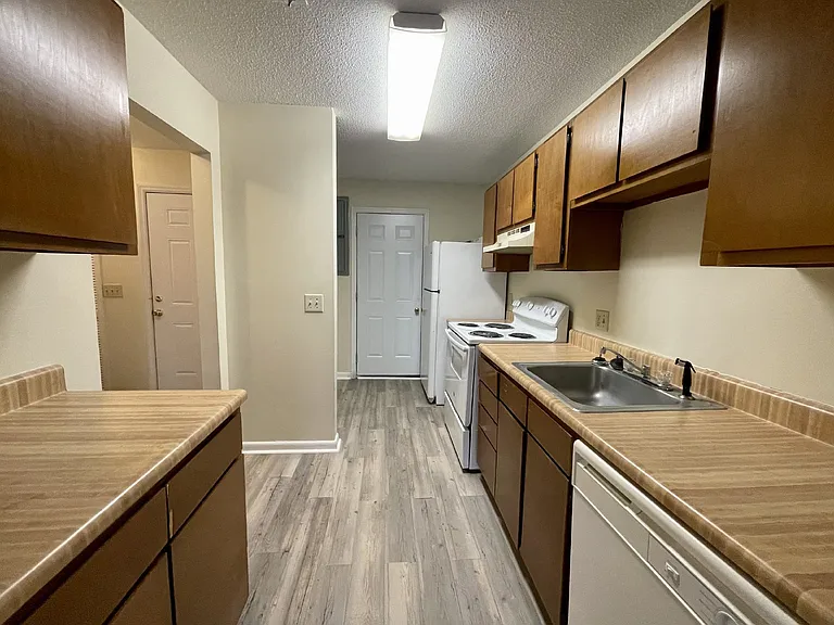 727 S Main St #73 — Photo 4