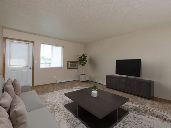 1920 Dakota Dr N #3-105