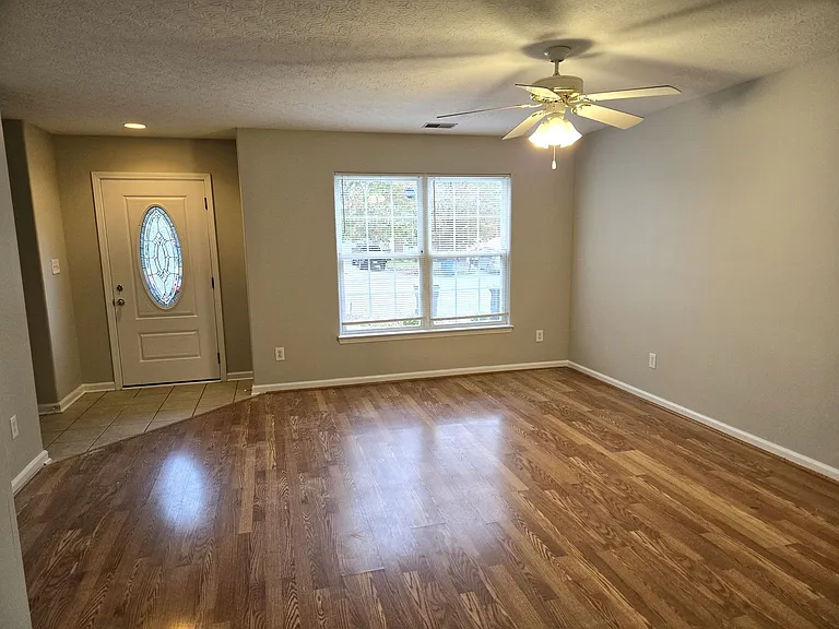 1092 Winding Oak Trl — Photo 3