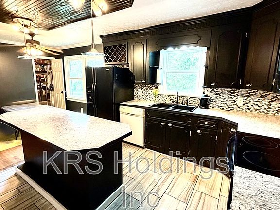 3rd image of 169 Rector Rd