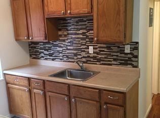 1433 Riverside Dr, Lakewood, OH 44107