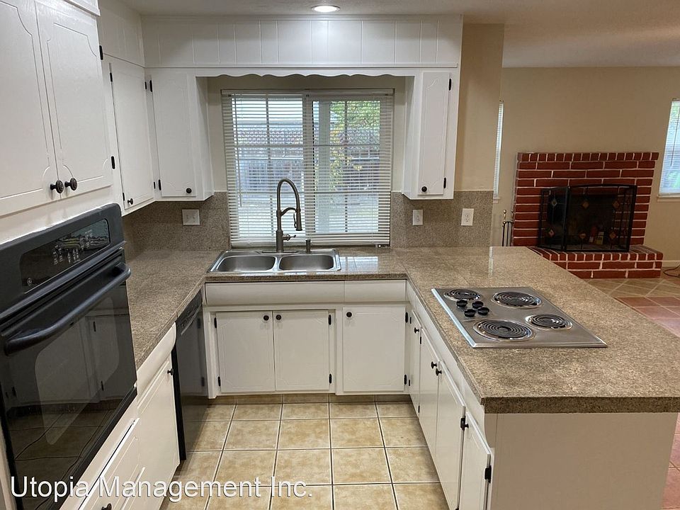 1st image of 2939 Chauncy Cir