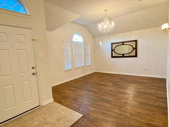 3rd image of 3224 Crofton Dr