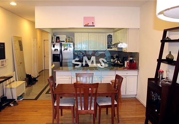 3rd image of 1007 50th Ave APT 3