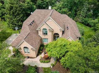 1582 Eagle Trl, Oxford, MI