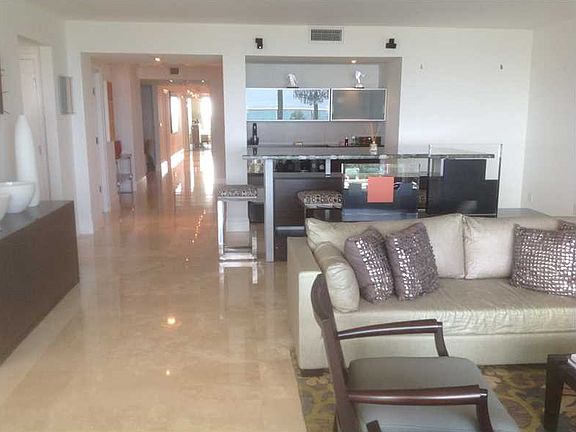 5th image of 20201 E Country Club Dr APT 1910