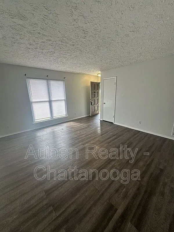 2 bed, 1.0 bath, 850 sqft, $1,100 — Photo 2