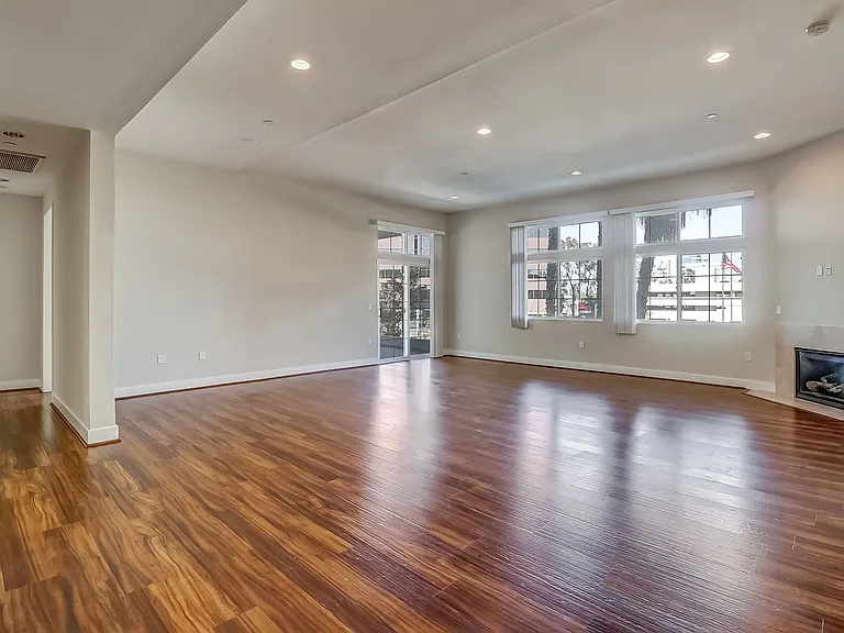 Axis 2300 Apartments — Photo 63