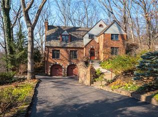 6 Saint James Pl, Pittsburgh, PA 15215