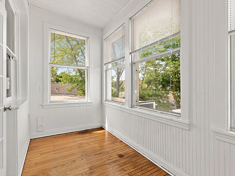 3936 N Marshfield Ave #3 — Photo 3