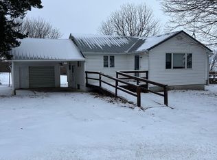 860 N Kent Rd, Kent, IL 61044