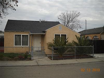 1st image of 915 Bryan Ave