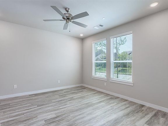 5th image of 1328 Creekbank Dr