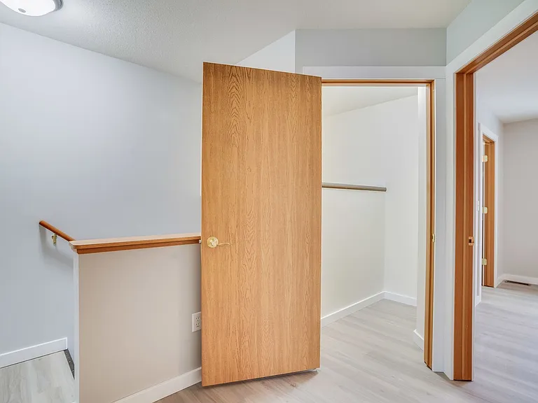 805 Angel Ct — Photo 51